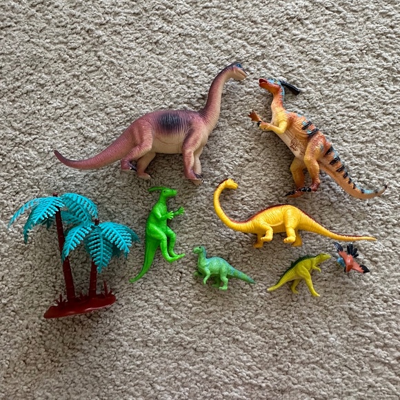 Assorted Lot Of Dinosaur Toys! - Picture 4 of 5